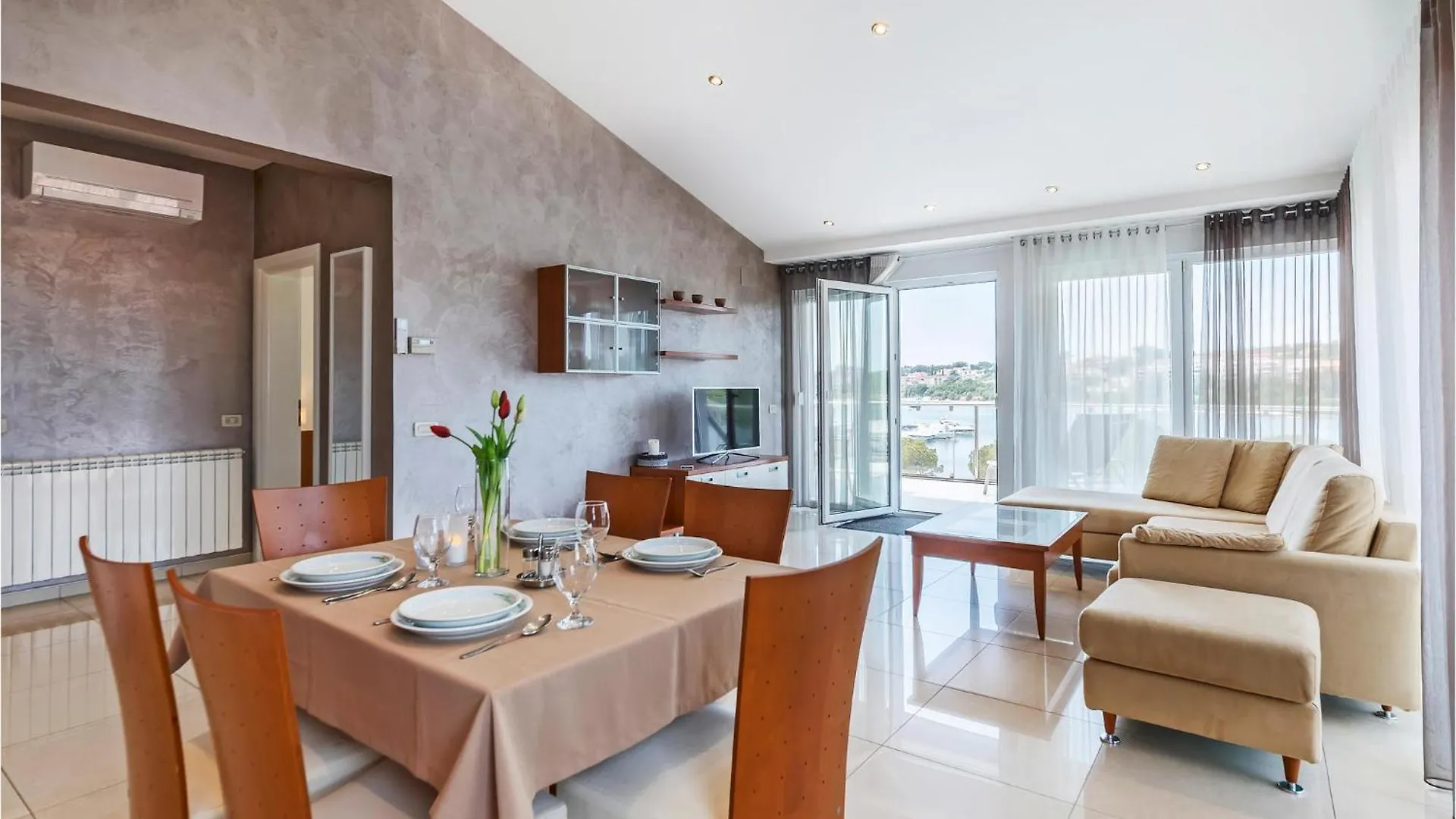 2 Bedroom Cozy Apartment In Banjole