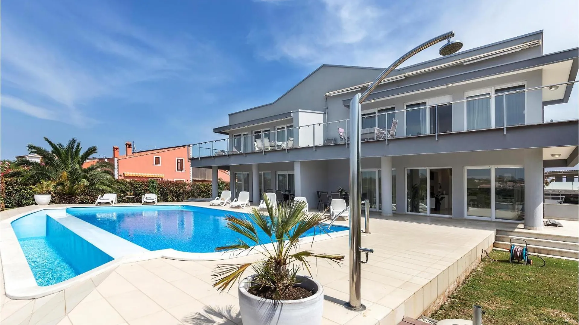 2 Bedroom Cozy Apartment In Banjole