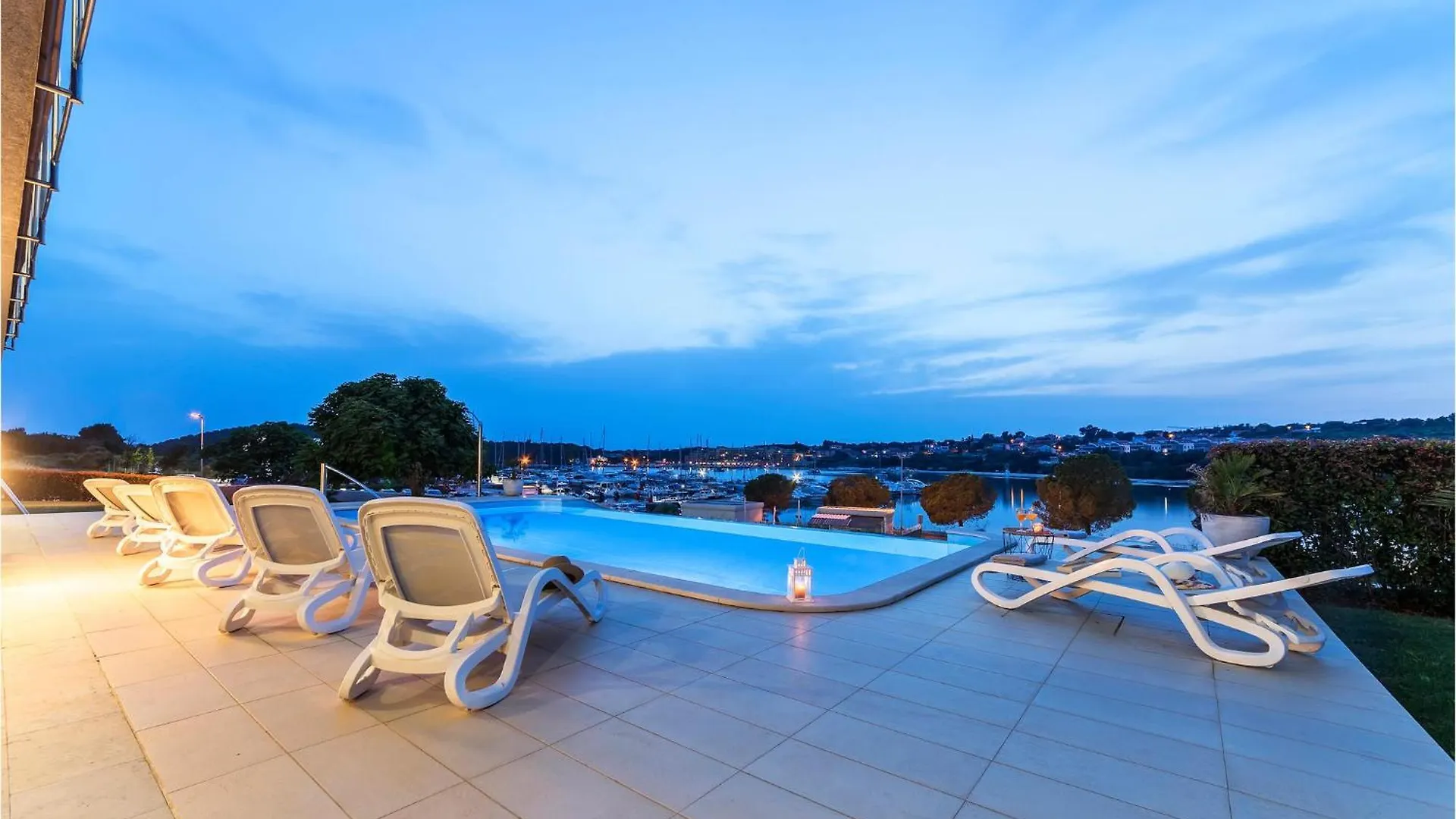 2 Bedroom Cozy Apartment In Banjole Croatia